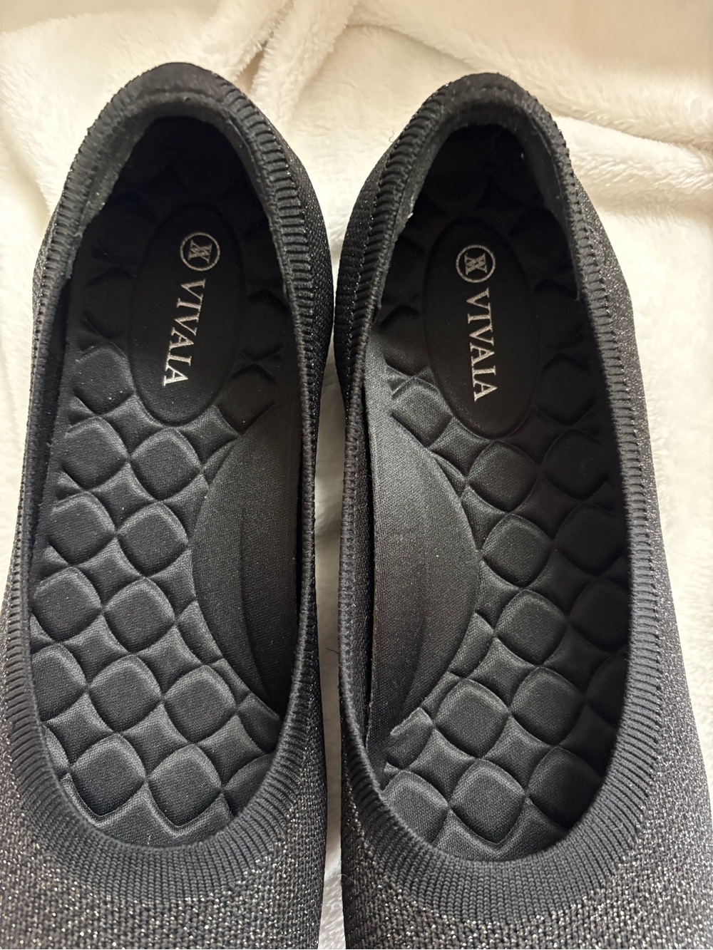 Vivaia Women’s Black Sparkle Knit Ballet Flats - Picture 4 of 5